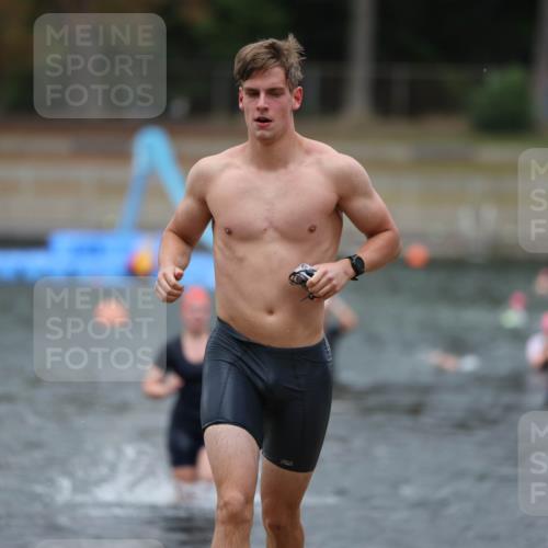 14.09.2025 - Stadtparktriathlon Michael Strokosch http://msf.ph/oto/8874359 14.09.2025 12:33:10 Schwimmen 1329, 1342, 1344, 1359, 1413 meine-sportfotos.de