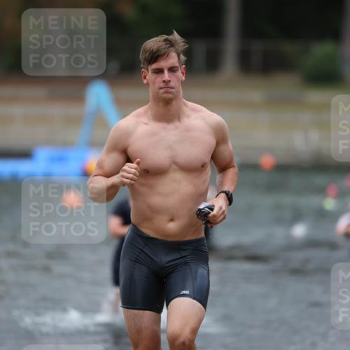 14.09.2025 - Stadtparktriathlon Michael Strokosch http://msf.ph/oto/8874361 14.09.2025 12:33:10 Schwimmen 1329, 1342, 1344, 1359, 1413 meine-sportfotos.de