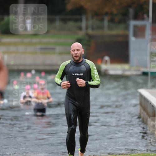 14.09.2025 - Stadtparktriathlon Michael Strokosch http://msf.ph/oto/8874365 14.09.2025 12:33:12 Schwimmen 1329, 1343, 1344, 1413 meine-sportfotos.de