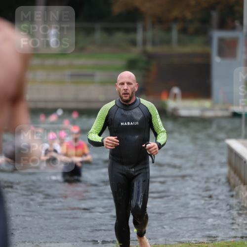 14.09.2025 - Stadtparktriathlon Michael Strokosch http://msf.ph/oto/8874367 14.09.2025 12:33:12 Schwimmen 1329, 1343, 1344, 1413 meine-sportfotos.de
