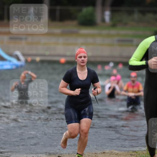 14.09.2025 - Stadtparktriathlon Michael Strokosch http://msf.ph/oto/8874370 14.09.2025 12:33:13 Schwimmen 1329, 1343, 1344, 1413 meine-sportfotos.de