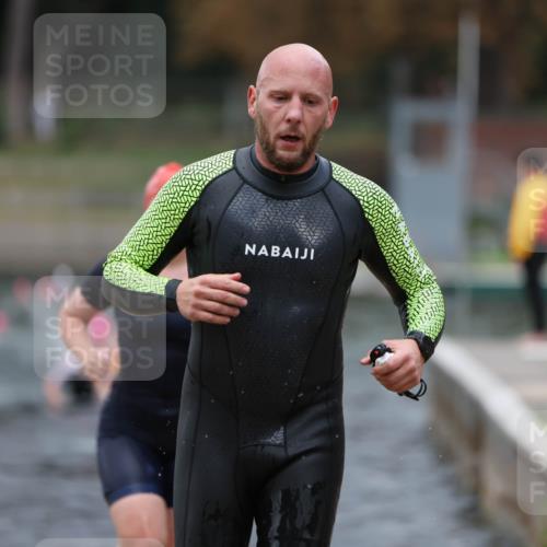 14.09.2025 - Stadtparktriathlon Michael Strokosch http://msf.ph/oto/8874376 14.09.2025 12:33:15 Schwimmen 1329, 1343, 1344 meine-sportfotos.de