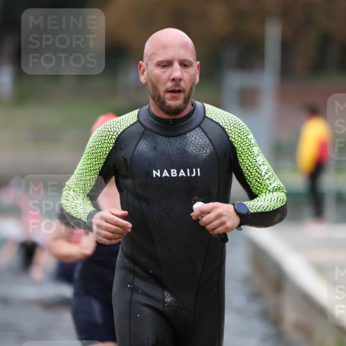 14.09.2025 - Stadtparktriathlon Michael Strokosch http://msf.ph/oto/8874378 14.09.2025 12:33:15 Schwimmen 1329, 1343, 1344 meine-sportfotos.de