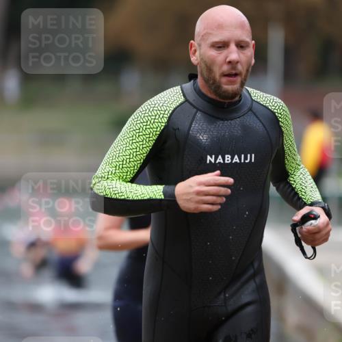 14.09.2025 - Stadtparktriathlon Michael Strokosch http://msf.ph/oto/8874380 14.09.2025 12:33:16 Schwimmen 1329, 1343, 1344 meine-sportfotos.de