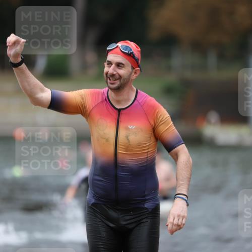 14.09.2025 - Stadtparktriathlon Michael Strokosch http://msf.ph/oto/8874381 14.09.2025 12:33:25 Schwimmen 1327, 1335, 1343, 1371, 1374 meine-sportfotos.de