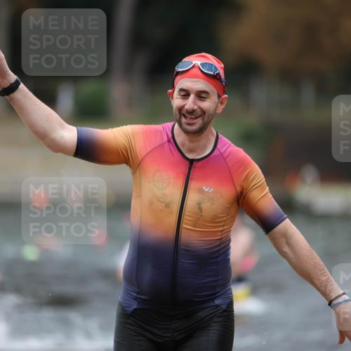 14.09.2025 - Stadtparktriathlon Michael Strokosch http://msf.ph/oto/8874385 14.09.2025 12:33:26 Schwimmen 1327, 1335, 1343, 1371, 1374 meine-sportfotos.de