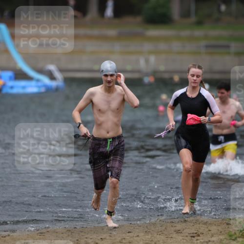 14.09.2025 - Stadtparktriathlon Michael Strokosch http://msf.ph/oto/8874389 14.09.2025 12:33:28 Schwimmen 1327, 1335, 1343, 1371, 1374 meine-sportfotos.de