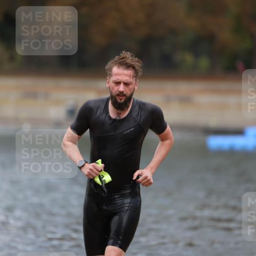 14.09.2025 - Stadtparktriathlon Michael Strokosch http://msf.ph/oto/8874454 14.09.2025 12:34:03 Schwimmen 1332, 1387 meine-sportfotos.de
