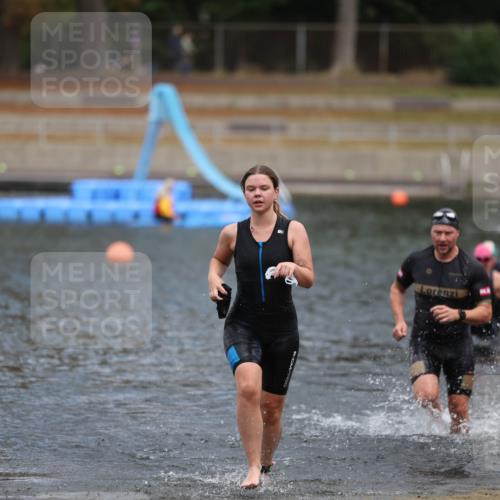14.09.2025 - Stadtparktriathlon Michael Strokosch http://msf.ph/oto/8874483 14.09.2025 12:34:25 Schwimmen 1334, 1341, 1384 meine-sportfotos.de
