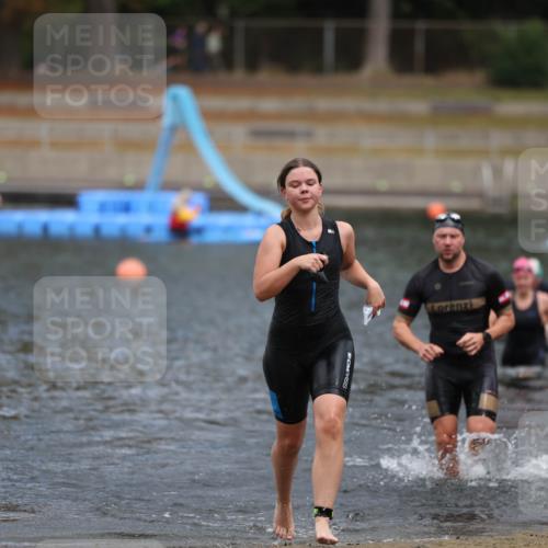 14.09.2025 - Stadtparktriathlon Michael Strokosch http://msf.ph/oto/8874486 14.09.2025 12:34:25 Schwimmen 1334, 1341, 1384 meine-sportfotos.de