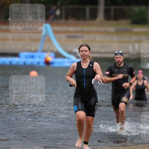 14.09.2025 - Stadtparktriathlon Michael Strokosch http://msf.ph/oto/8874487 14.09.2025 12:34:25 Schwimmen 1334, 1341, 1384 meine-sportfotos.de