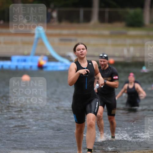 14.09.2025 - Stadtparktriathlon Michael Strokosch http://msf.ph/oto/8874491 14.09.2025 12:34:26 Schwimmen 1334, 1341, 1384 meine-sportfotos.de