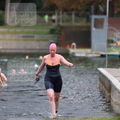 14.09.2025 - Stadtparktriathlon Michael Strokosch http://msf.ph/oto/8874492 14.09.2025 12:34:27 Schwimmen 1334, 1341, 1384 meine-sportfotos.de