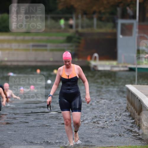 14.09.2025 - Stadtparktriathlon Michael Strokosch http://msf.ph/oto/8874494 14.09.2025 12:34:27 Schwimmen 1334, 1341, 1384 meine-sportfotos.de