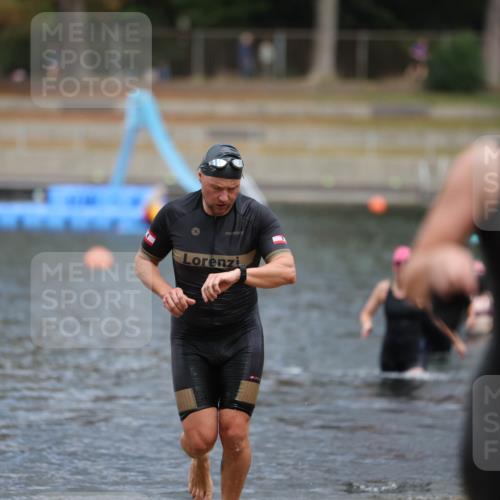 14.09.2025 - Stadtparktriathlon Michael Strokosch http://msf.ph/oto/8874500 14.09.2025 12:34:29 Schwimmen 1328, 1334, 1341, 1384 meine-sportfotos.de