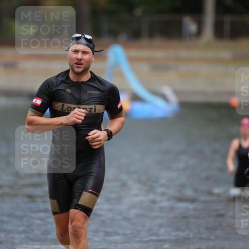 14.09.2025 - Stadtparktriathlon Michael Strokosch http://msf.ph/oto/8874511 14.09.2025 12:34:31 Schwimmen 1328, 1334, 1341, 1384 meine-sportfotos.de