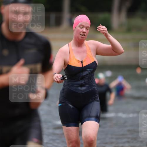 14.09.2025 - Stadtparktriathlon Michael Strokosch http://msf.ph/oto/8874522 14.09.2025 12:34:33 Schwimmen 1325, 1328, 1341, 1384, 1397 meine-sportfotos.de