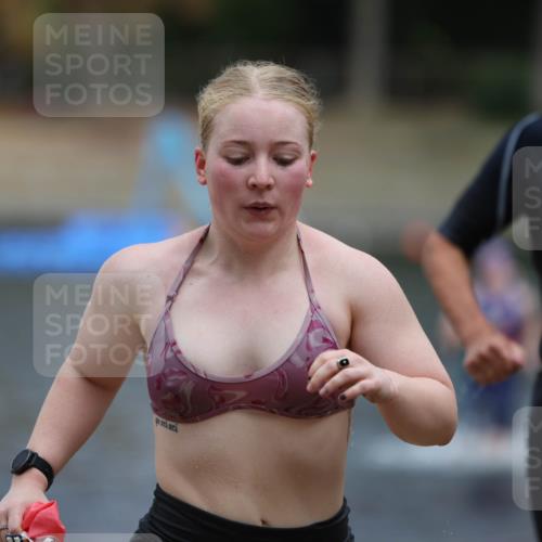 14.09.2025 - Stadtparktriathlon Michael Strokosch http://msf.ph/oto/8874527 14.09.2025 12:34:45 Schwimmen 1325, 1328, 1349, 1397 meine-sportfotos.de