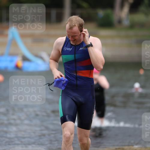 14.09.2025 - Stadtparktriathlon Michael Strokosch http://msf.ph/oto/8874537 14.09.2025 12:34:52 Schwimmen 1336, 1349 meine-sportfotos.de