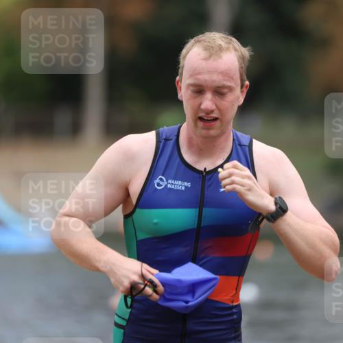 14.09.2025 - Stadtparktriathlon Michael Strokosch http://msf.ph/oto/8874547 14.09.2025 12:34:54 Schwimmen 1336, 1349 meine-sportfotos.de