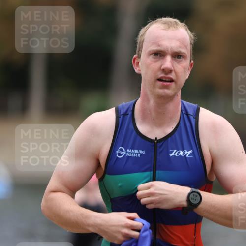 14.09.2025 - Stadtparktriathlon Michael Strokosch http://msf.ph/oto/8874548 14.09.2025 12:34:54 Schwimmen 1336, 1349 meine-sportfotos.de