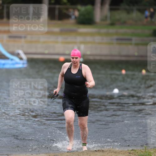 14.09.2025 - Stadtparktriathlon Michael Strokosch http://msf.ph/oto/8874550 14.09.2025 12:34:55 Schwimmen 1336, 1349 meine-sportfotos.de