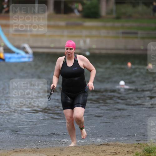 14.09.2025 - Stadtparktriathlon Michael Strokosch http://msf.ph/oto/8874551 14.09.2025 12:34:55 Schwimmen 1336, 1349 meine-sportfotos.de