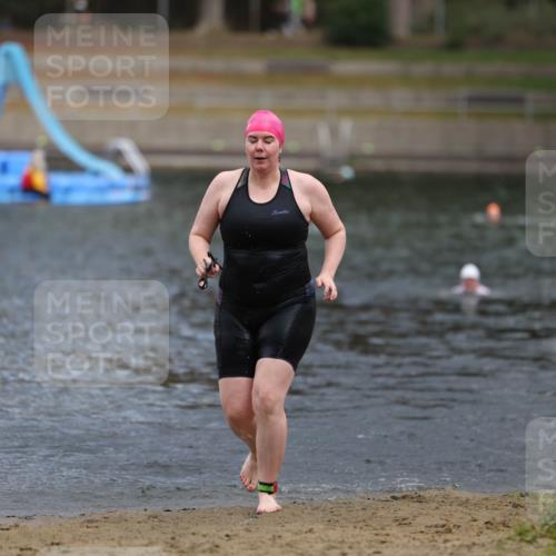 14.09.2025 - Stadtparktriathlon Michael Strokosch http://msf.ph/oto/8874553 14.09.2025 12:34:56 Schwimmen 1336, 1349 meine-sportfotos.de