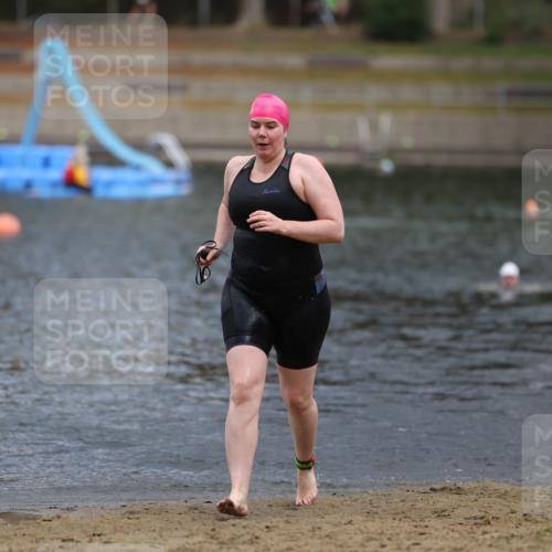 14.09.2025 - Stadtparktriathlon Michael Strokosch http://msf.ph/oto/8874554 14.09.2025 12:34:56 Schwimmen 1336, 1349 meine-sportfotos.de