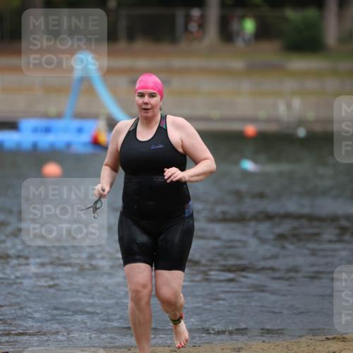 14.09.2025 - Stadtparktriathlon Michael Strokosch http://msf.ph/oto/8874556 14.09.2025 12:34:57 Schwimmen 1336, 1349 meine-sportfotos.de