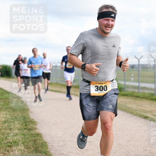 14.09.2025 - Airport Race Dr. Thomas Lammeyer http://msf.ph/oto/8874557 14.09.2025 12:19:17 Laufen 300 meine-sportfotos.de