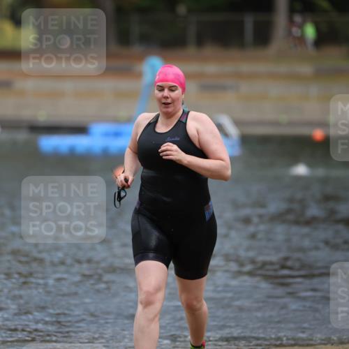 14.09.2025 - Stadtparktriathlon Michael Strokosch http://msf.ph/oto/8874558 14.09.2025 12:34:57 Schwimmen 1336, 1349 meine-sportfotos.de