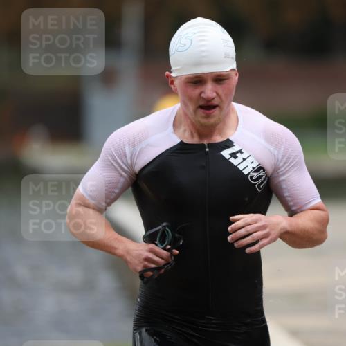 14.09.2025 - Stadtparktriathlon Michael Strokosch http://msf.ph/oto/8874583 14.09.2025 12:35:18 Schwimmen 1403 meine-sportfotos.de