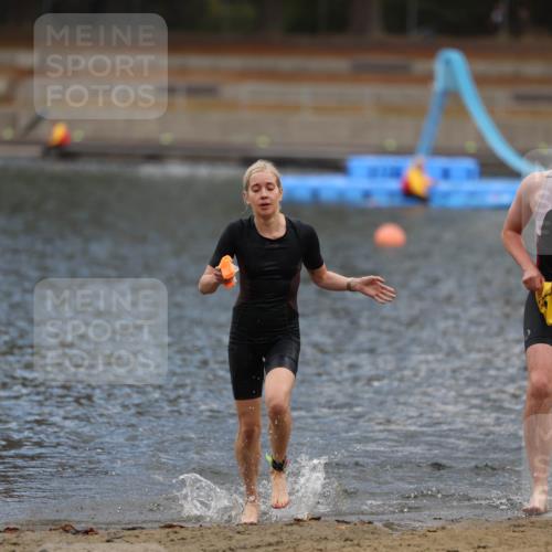 14.09.2025 - Stadtparktriathlon Michael Strokosch http://msf.ph/oto/8874592 14.09.2025 12:36:16 Schwimmen 1324, 1350 meine-sportfotos.de