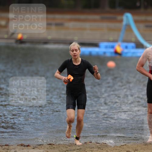 14.09.2025 - Stadtparktriathlon Michael Strokosch http://msf.ph/oto/8874593 14.09.2025 12:36:16 Schwimmen 1324, 1350 meine-sportfotos.de