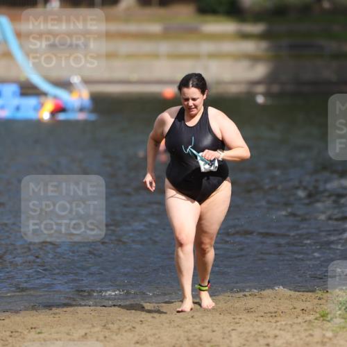 14.09.2025 - Stadtparktriathlon Michael Strokosch http://msf.ph/oto/8874619 14.09.2025 12:37:59 Schwimmen 1330 meine-sportfotos.de
