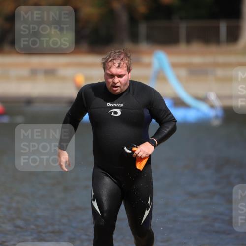 14.09.2025 - Stadtparktriathlon Michael Strokosch http://msf.ph/oto/8874631 14.09.2025 12:38:30 Schwimmen 1376 meine-sportfotos.de