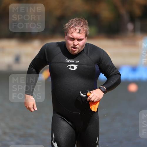 14.09.2025 - Stadtparktriathlon Michael Strokosch http://msf.ph/oto/8874638 14.09.2025 12:38:32 Schwimmen 1376 meine-sportfotos.de