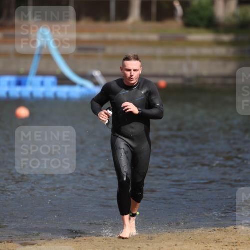 14.09.2025 - Stadtparktriathlon Michael Strokosch http://msf.ph/oto/8874652 14.09.2025 12:38:51 Schwimmen 1357 meine-sportfotos.de