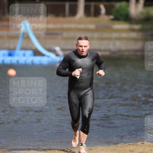 14.09.2025 - Stadtparktriathlon Michael Strokosch http://msf.ph/oto/8874653 14.09.2025 12:38:51 Schwimmen 1357 meine-sportfotos.de
