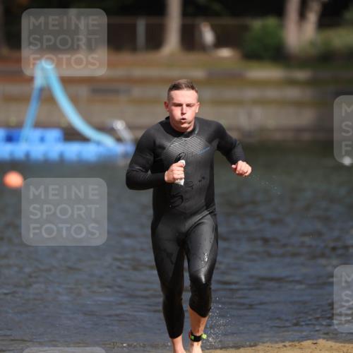 14.09.2025 - Stadtparktriathlon Michael Strokosch http://msf.ph/oto/8874655 14.09.2025 12:38:51 Schwimmen 1357 meine-sportfotos.de