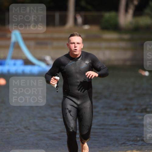 14.09.2025 - Stadtparktriathlon Michael Strokosch http://msf.ph/oto/8874657 14.09.2025 12:38:52 Schwimmen 1357 meine-sportfotos.de