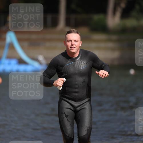 14.09.2025 - Stadtparktriathlon Michael Strokosch http://msf.ph/oto/8874661 14.09.2025 12:38:53 Schwimmen 1357 meine-sportfotos.de