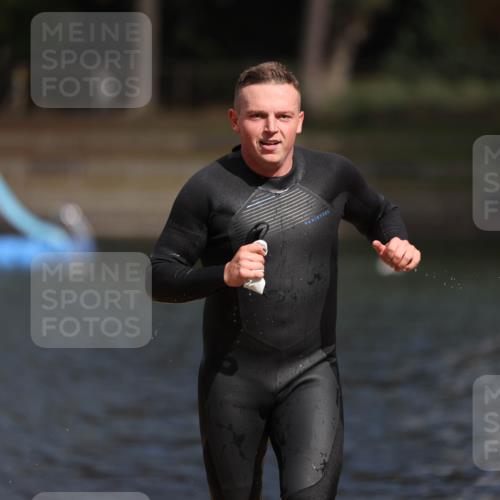 14.09.2025 - Stadtparktriathlon Michael Strokosch http://msf.ph/oto/8874663 14.09.2025 12:38:53 Schwimmen 1357 meine-sportfotos.de