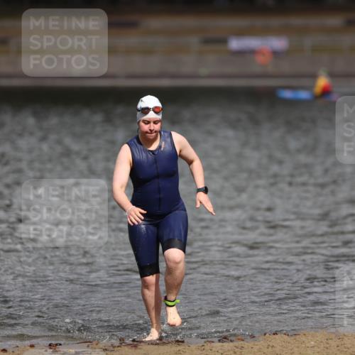 14.09.2025 - Stadtparktriathlon Michael Strokosch http://msf.ph/oto/8874676 14.09.2025 12:40:56 Schwimmen 1323 meine-sportfotos.de