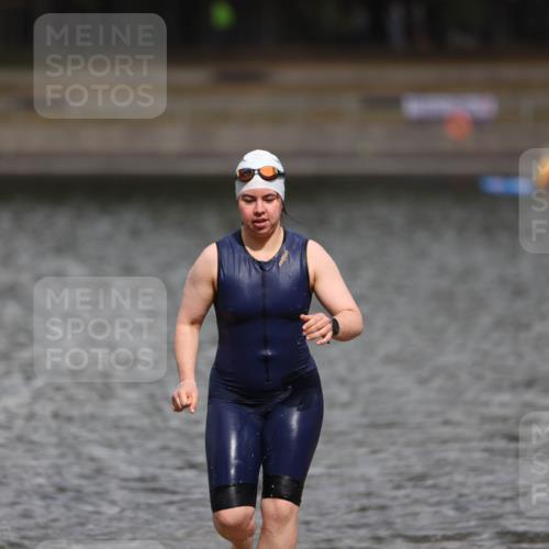 14.09.2025 - Stadtparktriathlon Michael Strokosch http://msf.ph/oto/8874679 14.09.2025 12:40:58 Schwimmen 1323 meine-sportfotos.de