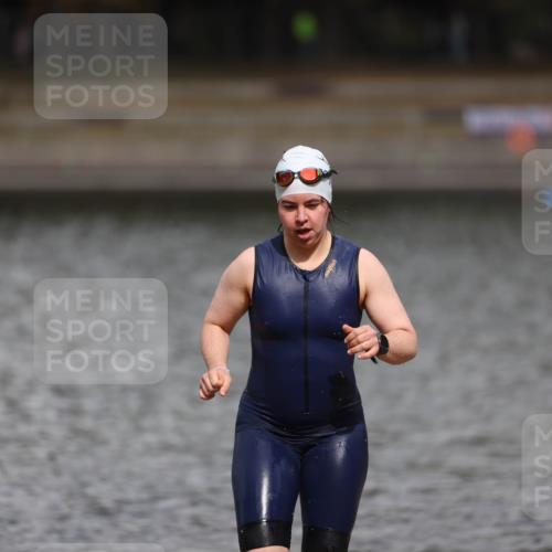 14.09.2025 - Stadtparktriathlon Michael Strokosch http://msf.ph/oto/8874682 14.09.2025 12:40:59 Schwimmen 1323 meine-sportfotos.de