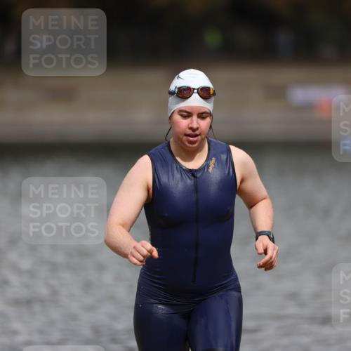 14.09.2025 - Stadtparktriathlon Michael Strokosch http://msf.ph/oto/8874686 14.09.2025 12:41:00 Schwimmen 1323 meine-sportfotos.de