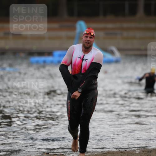 14.09.2025 - Stadtparktriathlon Michael Strokosch http://msf.ph/oto/8874701 14.09.2025 12:49:38 Schwimmen 1514 meine-sportfotos.de