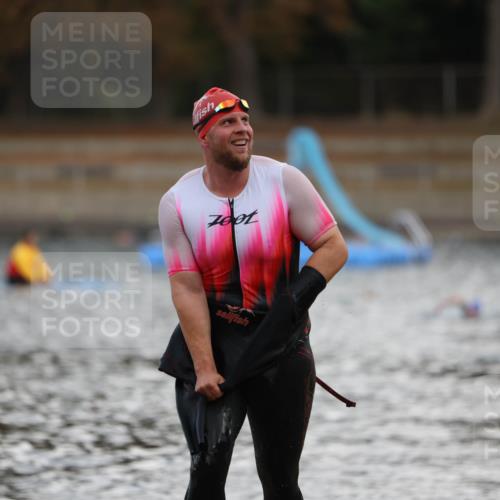 14.09.2025 - Stadtparktriathlon Michael Strokosch http://msf.ph/oto/8874708 14.09.2025 12:49:39 Schwimmen 1514 meine-sportfotos.de